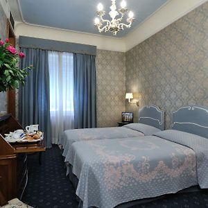 Camera economy con letto queen size in edificio annesso